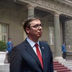 VELIKO POVERENJE I DEMOKRATIJA NA DELU: Vučić uklanjanjem ograde ispred Predsedništva pokazao NEVIĐENU HRABROST
