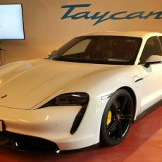 VEŽITE SE: Porsche Taycan Turbo S ide 270 KMH (VIDEO)