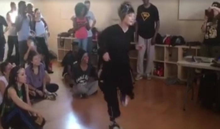VIDEO: 72-godišnja umetnica oduševila plesom