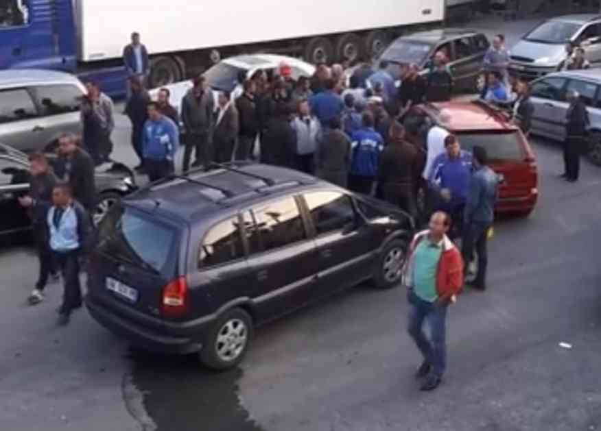 (VIDEO) ALBANCI NAPRAVILI HAOS NA CRNOGORSKOJ GRANICI: Policija im nije dala da uđu u zemlju, oni blokirali prelaz!