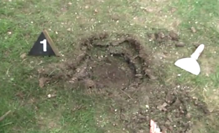 VIDEO: Bačena bomba u dvorište funkcionera SDA u Tutinu