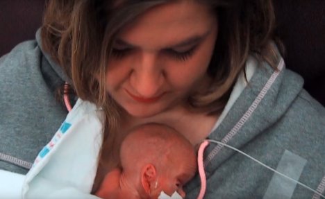 (VIDEO) ČUDO! Rodila je bebu koja je imala samo 300 grama i PREŽIVELA JE!