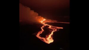 (VIDEO) Crveno nebo i reke lave: Na Islandu vanredno stanje nakon erupcije vulkana