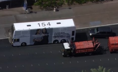 (VIDEO) DRAMA U LAS VEGASU: Napadač pucao na putnike u autobusu, jedna osoba ubijena