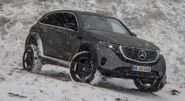 VIDEO: Električni Mercedes-Benz EQC 4×4² pokorio Alpe