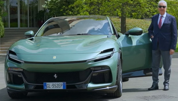 VIDEO: Ferrari Purosangue Verde Dora