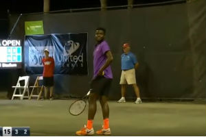 VIDEO: Glasan seks prekinuo teniski meč!