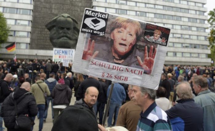 VIDEO: Hiljade nemačkih ekstremnih desničara na maršu u Kemnicu