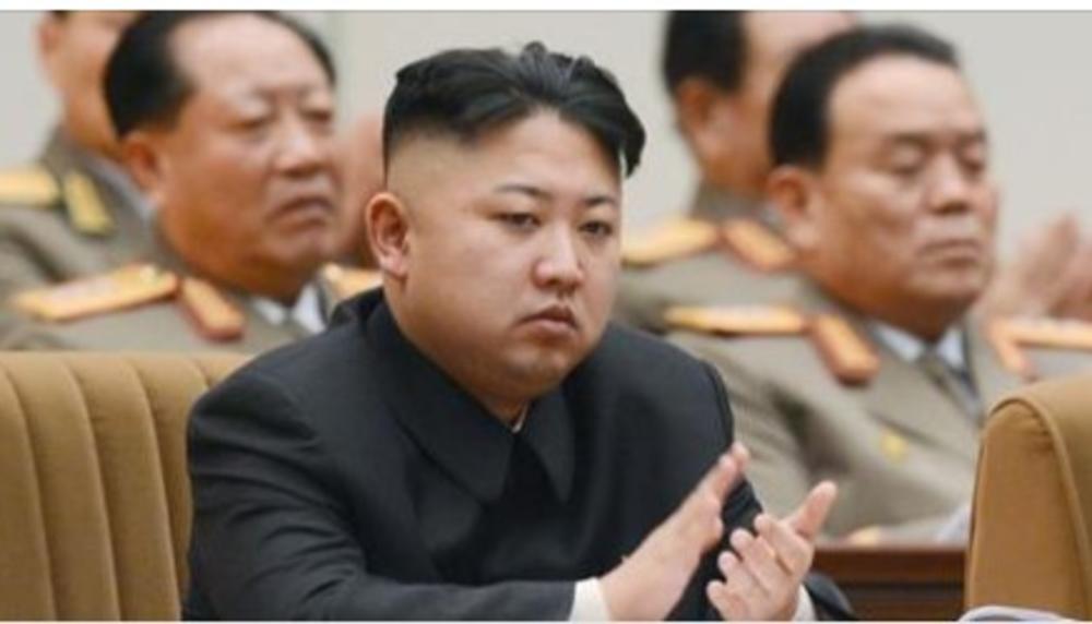 (VIDEO) IGRA SA SUDBINOM: Dok zvecka oružjem Kim se boji samo jednog!