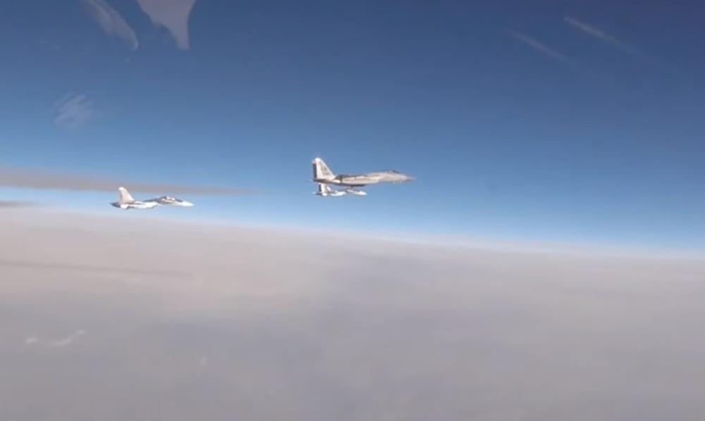 (VIDEO) INCIDENT IZNAD BALTIKA: Ovako je američki lovac presreo ruski avion zbog isključenog radara