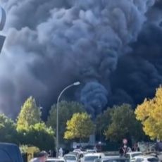 (VIDEO) JEZIVE SCENE KRUŽE MREŽAMA: Gori jedano od najpoznatijih mesta na svetu, gust dim se širi kilometrima