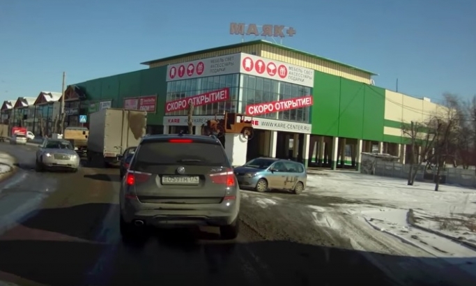 VIDEO: Jeziv čeoni sudar zbog prebrze vožnje
