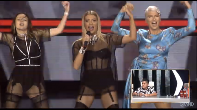 (VIDEO) KAKAV ŠOU! Karleuša u Zvezdama Granda nastupala kao igračica iza svoje seksi kandidatkinje Kaće!