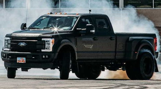 VIDEO: Ken Block driftuje u Fordovom dizelskom monstrumu sa šest točkova
