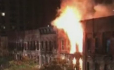(VIDEO) LJUDI BEŽALI U PIDŽAMAMA: Jedna osoba izgorela u požaru na Menhetnu, 12 povređeno