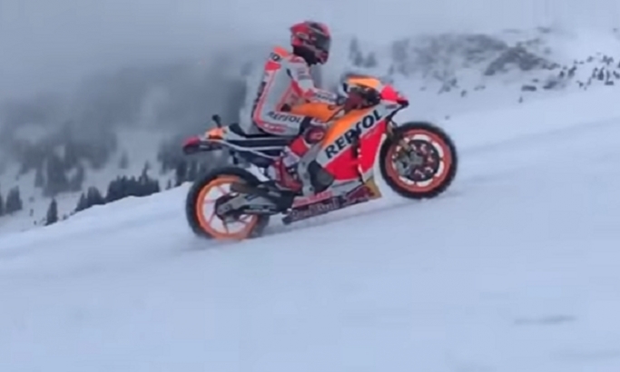 VIDEO: Ludi poduhvat - Hondom po snegu... uzbrdo!