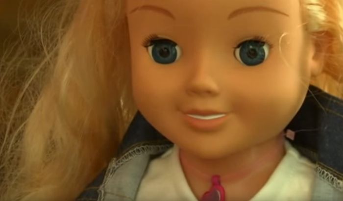 VIDEO: Lutka koja može da se hakuje i prisluškuje decu