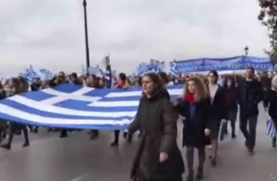 (VIDEO) MASOVNI PROTESTI U SOLUNU: 100.000 ljudi na ulicama uzvikuje - Nema kompromisa, postoji samo jedna Makedonija!