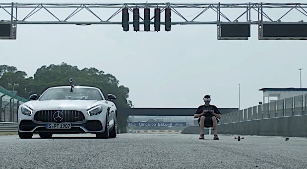 VIDEO: Mercedes-AMG GT Roadster protiv drona