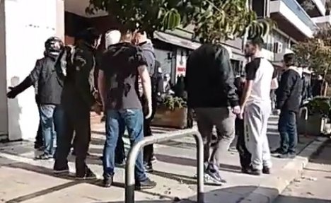 (VIDEO) NEMCI NAPRAVILI HAOS U GRČKOJ: Navijači Šalkea se sukobili sa policijom u Solunu