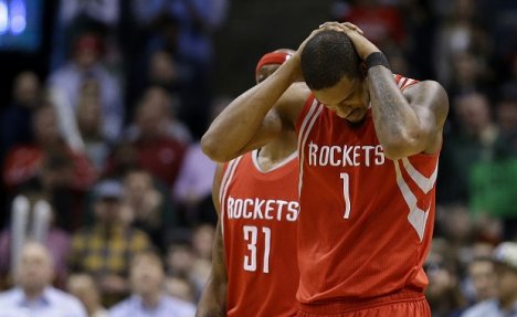 (VIDEO) NESTVARNA SITUACIJA U NBA: Pogledajte šta je šokiralo sve na meču Hjuston - Atlanta