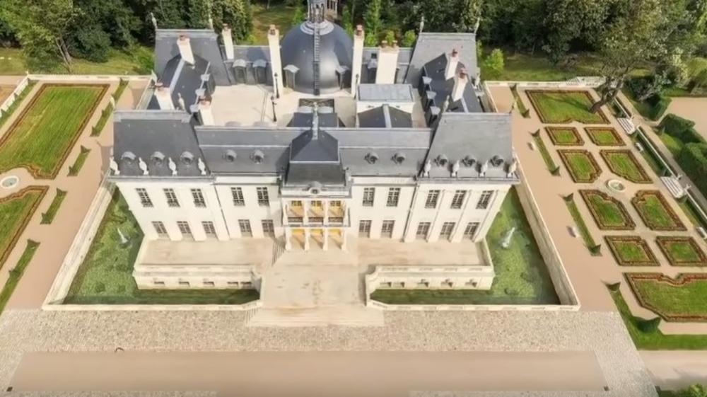(VIDEO) NEVIĐENI LUKSUZ U RUKAMA MILIJARDERA: Najzad otkriveno ko je kupio ogromnu vilu od 320 miliona dolara, a evo šta se sve krije u njoj!