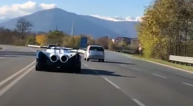 VIDEO: Najjači automobil na svetu snimljen na autoputu