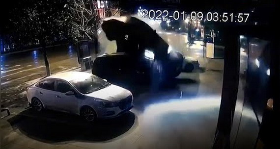 VIDEO: Najluđe “parkiranje” ikada snimljeno u Kini