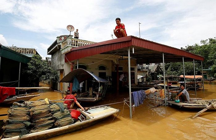 VIDEO: Najmanje 20 ljudi stradalo u poplavama u Vijetnamu