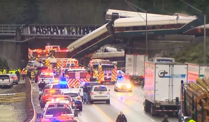 VIDEO: Najmanje šestoro mrtvih u železničkoj nesreći u SAD 