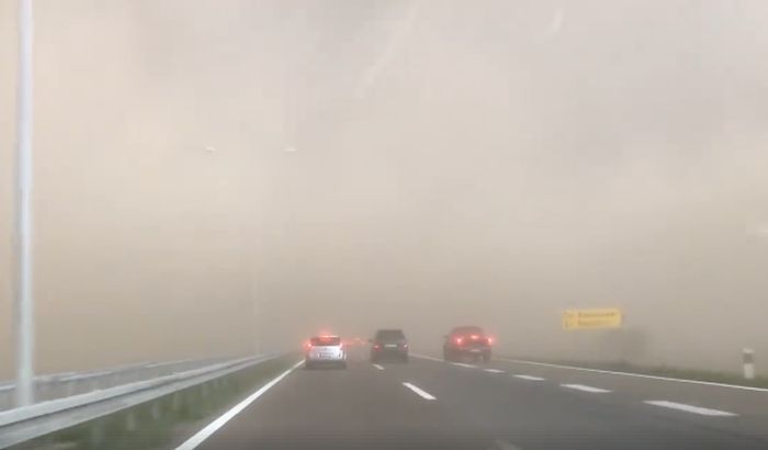 VIDEO: Oluja zaustavila saobraćaj na autoputu Novi Sad - Beograd
