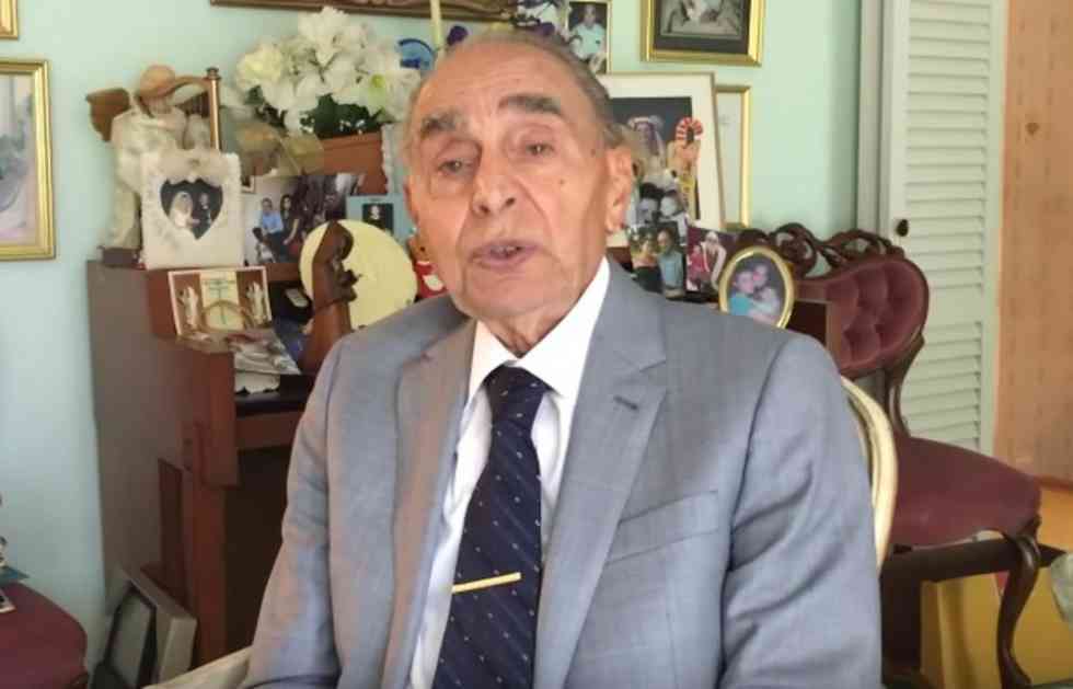 (VIDEO) POLOŽIO ZAKLETVU U DESETOJ DECENIJI: 93-godišnji veteran Drugog svetskog rata postao gradonačelnik