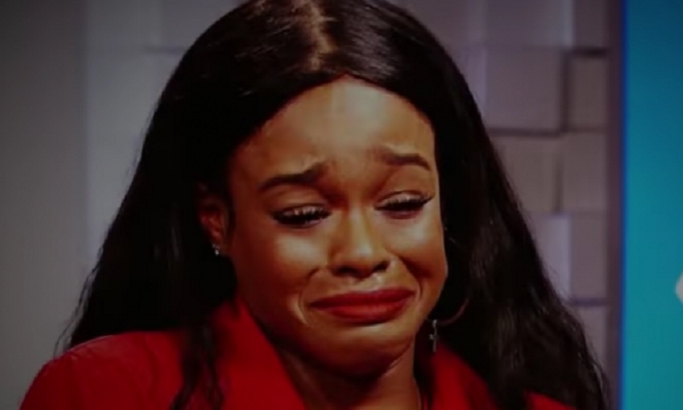 VIDEO: Pevačica se rasplakala kad je opisivala kako ju je napao Rasel Krou