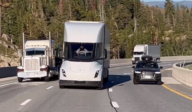 VIDEO: Pogledajte kako se Teslin električni kamion narugao dizelašima na uzbrdici