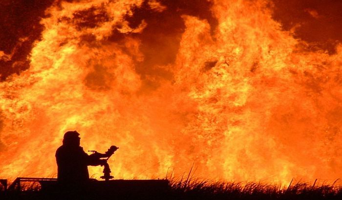 VIDEO: Požar u rafineriji u Bosanskom Brodu, osmoro povređenih