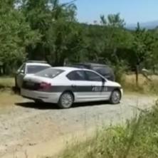 (VIDEO) Prvi snimak sa mesta tragedije: Beživotno telo starice pronašao unuk?! Žena (76) živela sama nedaleko od planine Ozren