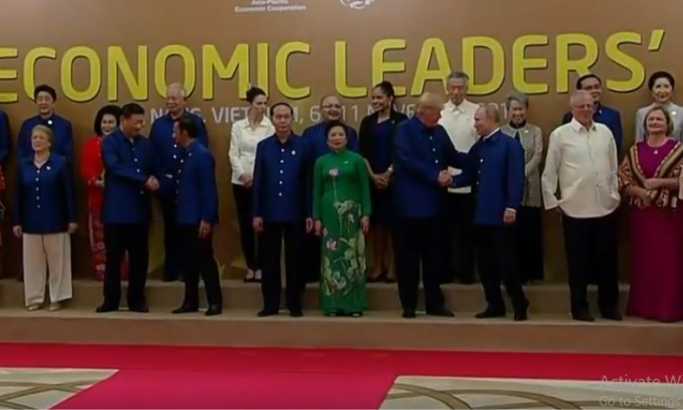 VIDEO: Putin i Tramp se pozdravili samitu u Vijetnamu