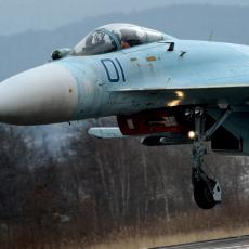(VIDEO) RUSKA VOJSKA OBJAVILA SNIMAK: Pogledajte kako Su-27 presreće švedski špijunski avion na nebu!