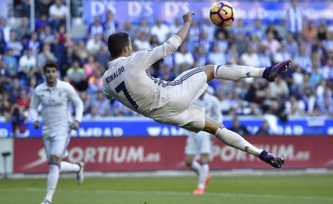 (VIDEO) ŠOU PORTUGALCA: Ronaldo dao tri gola za preokret Reala protiv Alavesa i promašio penal