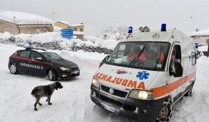 VIDEO: Snežna lavina zatrpala hotel u Italiji