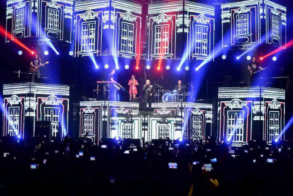 (VIDEO) Spektatularnim koncertom u Skoplju Aca Lukas završio balkansku turneju