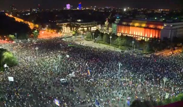 VIDEO: Sukobi na protestu rumunske dijaspore, 200 povređenih