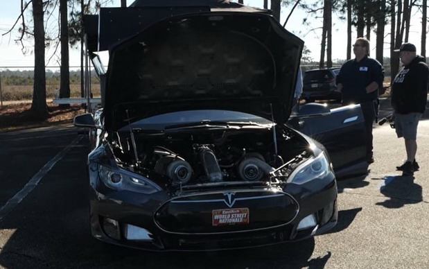 VIDEO: Tesla Model S dobio Chevrolet Big Block motor