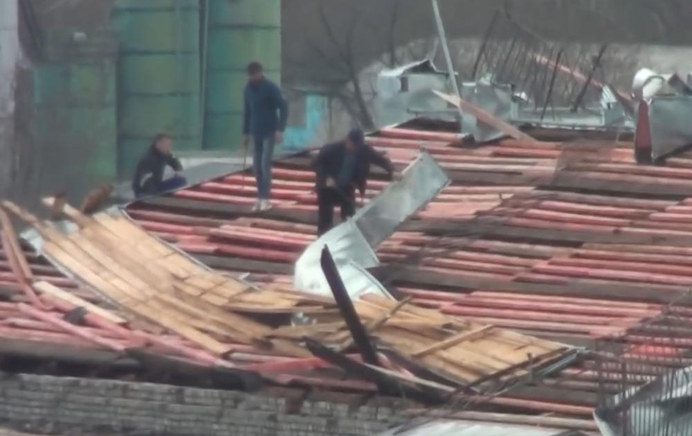 (VIDEO) URAGAN POHARAO MOSKVU: U oluji poginulo dvoje, među njima dete, 17 osoba povređeno!