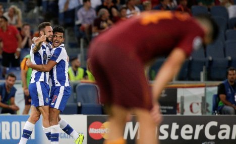 (VIDEO) VUČICA NA KOLENIMA: Porto protutnjao Rimom, i Ludogorec u Ligi šampiona