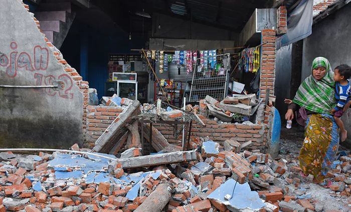 VIDEO: Više od 90 mrtvih u zemljotresu u Indoneziji