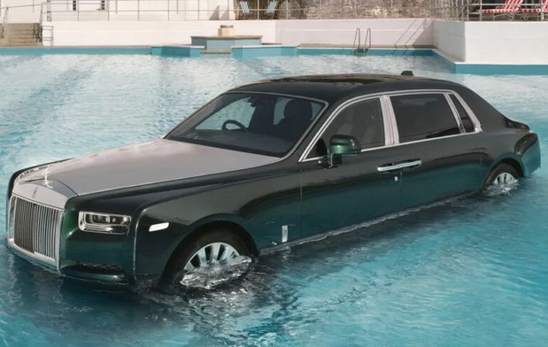 VIDEO: Zašto je ovaj Rolls-Royce Phantom završio u bazenu?