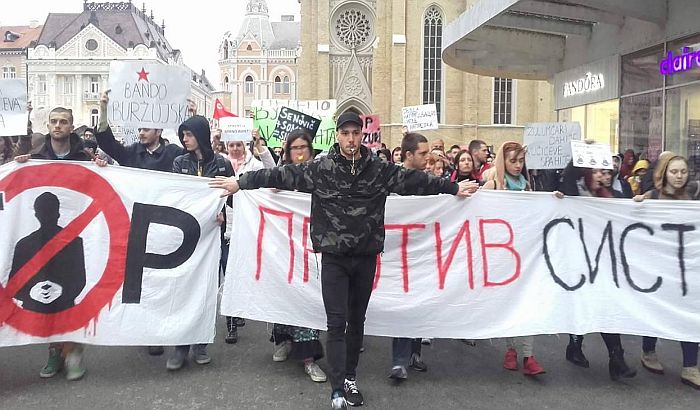 VIDEO: Završen peti Protest protiv diktature, sutra se priključuju Beogradu