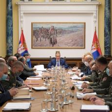 VOJSKA SRBIJE DOBIJA NOVA UNAPREĐENJA: Sastanak Kolegijuma ministra odbrane (FOTO)