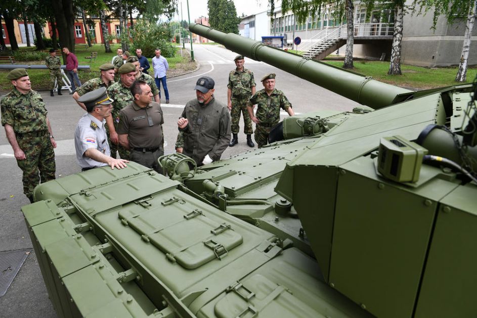 VOJSKA SRBIJE JE TENKOVSKA SILA: Predstavljen modernizovani M-84 (FOTO)